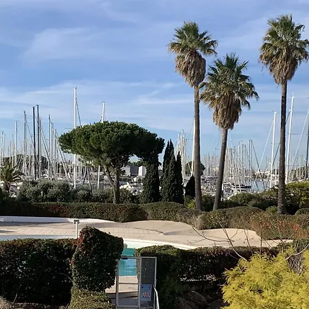 Apartment 3 Pieces 6 Pers Avec Terrasse A Port Camargue - Fr-1-731-151 Le Grau-du-Roi
