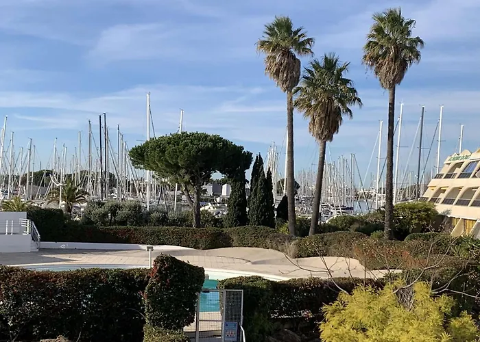 Apartment 3 Pieces 6 Pers Avec Terrasse A Port Camargue - Fr-1-731-151 Le Grau-du-Roi